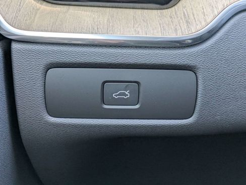 New 2026 Volvo XC60 B5 Core w/ Protection Package image 34