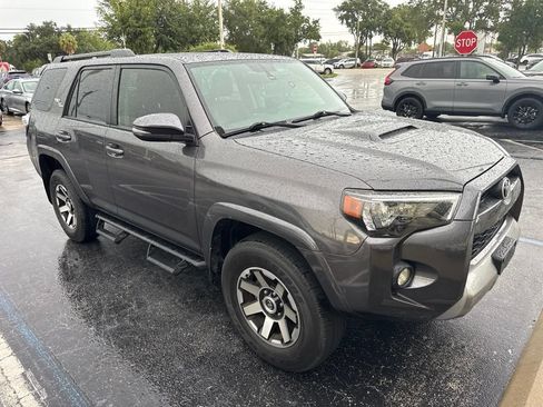 Used 2019 Toyota 4Runner TRD Off-Road Premium AWD/4WD image 2