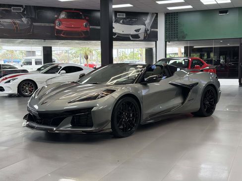 Used 2024 Chevrolet Corvette Z06 w/ Z07 Performance Package image 7