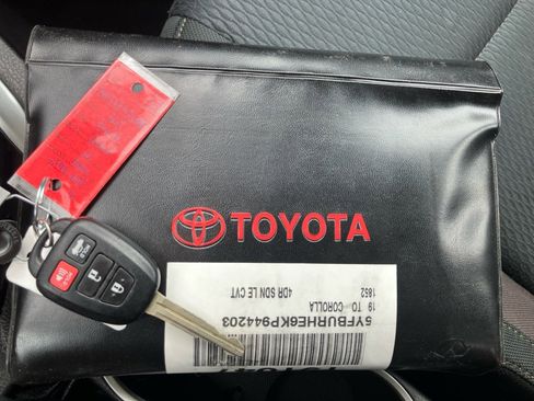 Used 2019 Toyota Corolla LE image 38