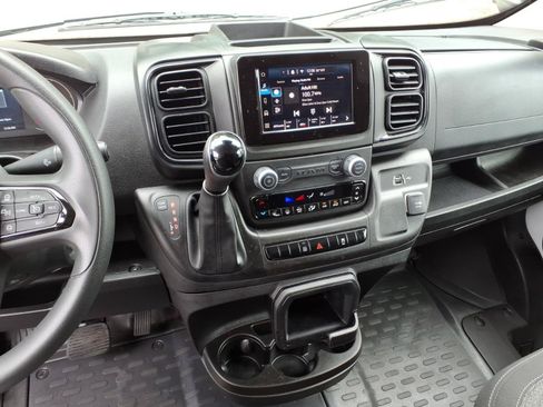 Used 2025 RAM ProMaster 2500 w/ U-Haul Equipment Group FWD image 17