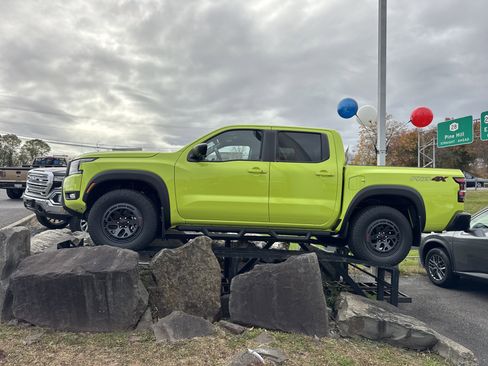 New 2026 Nissan Frontier PRO-4X w/ Pro-4x Convenience Package image 6