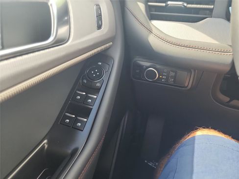 New 2026 Ford Explorer Active image 28