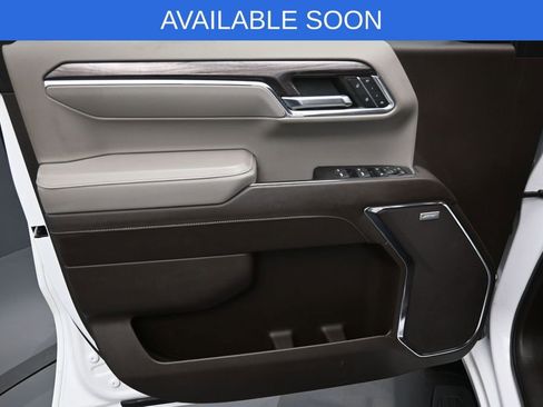 Used 2024 Chevrolet Silverado 1500 LTZ w/ LTZ Premium Package AWD/4WD image 11