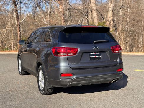 Used 2020 Kia Sorento LX image 8