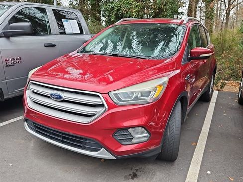 Used 2017 Ford Escape Titanium image 3
