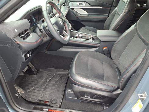 Used 2025 Ford Explorer ST AWD/4WD image 11