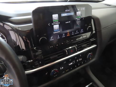 Used 2025 Nissan Pathfinder SL FWD image 18