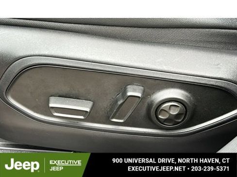 Used 2023 Jeep Grand Cherokee 4WD 4xe w/ Luxury Tech Group II image 11