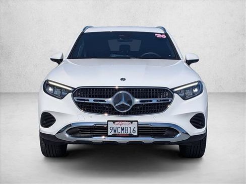 Used 2026 Mercedes-Benz GLC 300 image 2