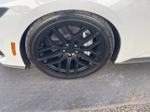Used 2024 Ford Mustang GT RWD image 11