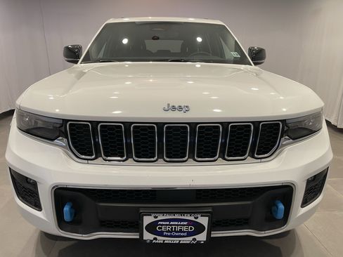 Used 2023 Jeep Grand Cherokee Overland AWD/4WD image 2