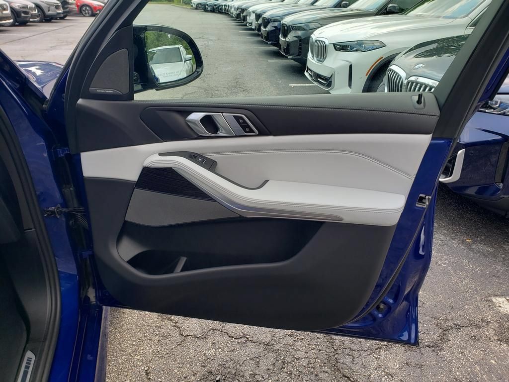 Used 2026 BMW X5 M60i AWD/4WD image 18