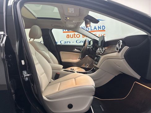 Used 2019 Mercedes-Benz GLA 250 4MATIC image 19