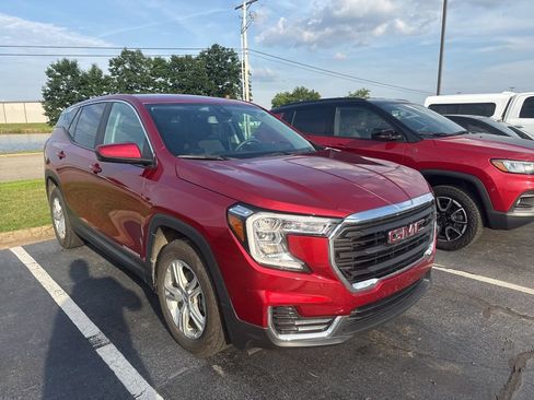 Used 2022 GMC Terrain SLE FWD image 3