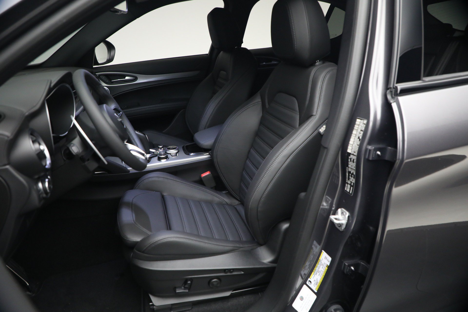 New 2026 Alfa Romeo Stelvio Sprint AWD/4WD image 15