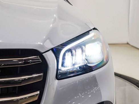 Used 2025 Mercedes-Benz GLS 450 4MATIC image 7