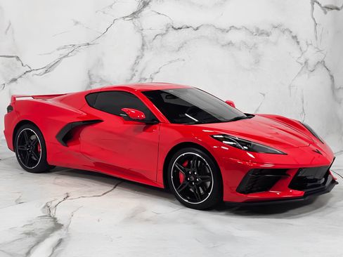Used 2023 Chevrolet Corvette Stingray Coupe w/ Z51 Performance Package RWD image 5