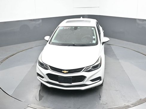 Used 2018 Chevrolet Cruze LT w/ Sun And Sound Package image 43