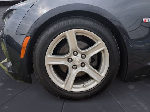 Used 2016 Chevrolet Camaro LT RWD image 21