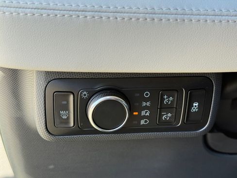 Used 2025 Ford Mustang Mach-E Premium image 20