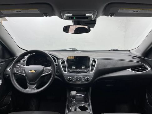 Used 2025 Chevrolet Malibu LT FWD image 18