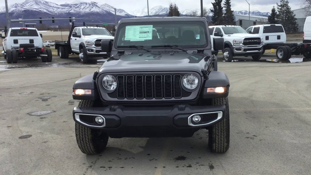 New 2025 Jeep Gladiator Sport AWD/4WD image 3