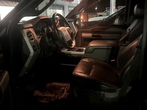 Used 2016 Ford F250 Lariat w/ Lariat Ultimate Package image 3