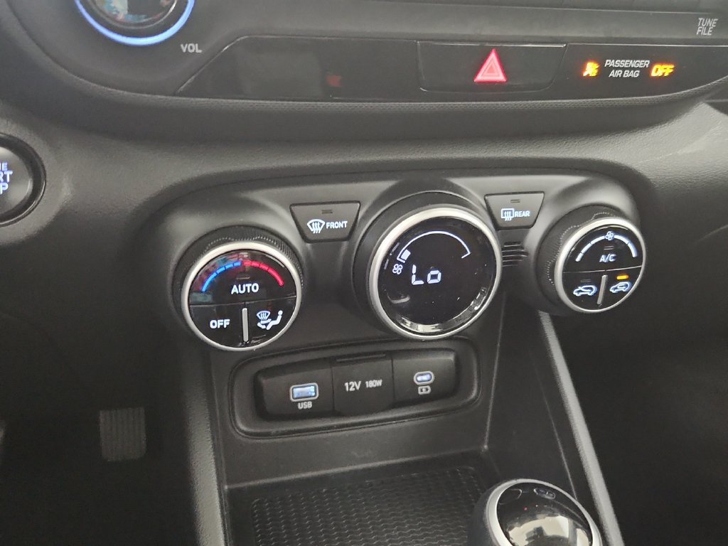 Used 2025 Hyundai Venue SEL FWD image 28