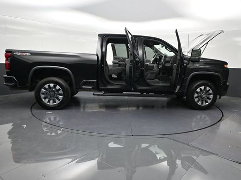 Used 2021 Chevrolet Silverado 2500 Custom w/ Custom Value Package AWD/4WD image 32