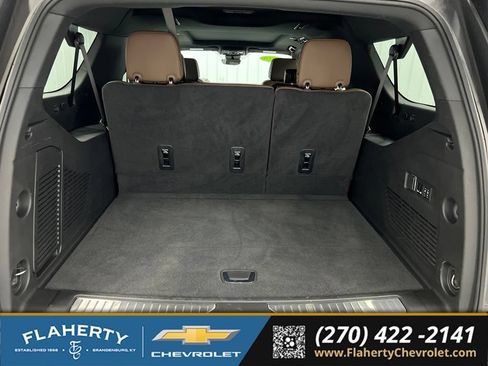Used 2025 Chevrolet Suburban High Country AWD/4WD image 20