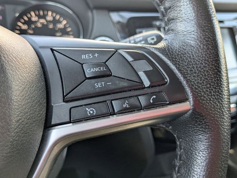 Used 2020 Nissan Rogue SV image 20