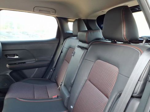 Used 2025 Nissan Kicks SR image 17