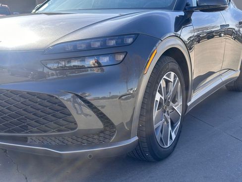 Used 2024 Genesis GV60 RWD image 5