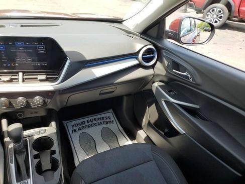 Used 2024 Chevrolet Trax LS w/ LS Convenience Package FWD image 15