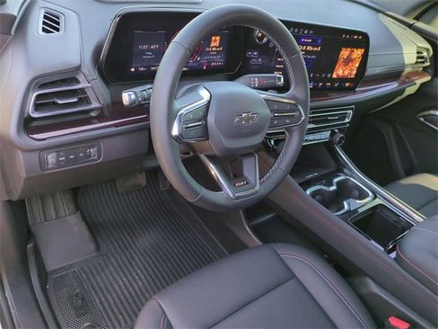 Certified 2025 Chevrolet Traverse Z71 w/ Driver Confidence Package image 11