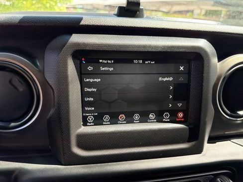 Used 2023 Jeep Gladiator Sport w/ Trailer Tow Package AWD/4WD image 34