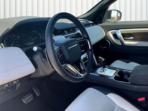 Used 2023 Land Rover Discovery Sport SE R-Dynamic image 4