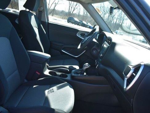 Used 2021 Kia Soul LX FWD image 15