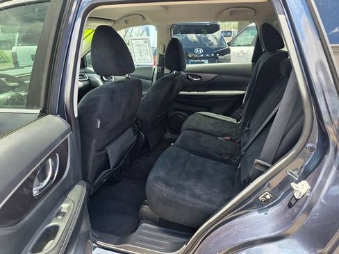 Used 2016 Nissan Rogue SV FWD image 11
