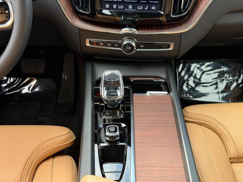 Used 2024 Volvo XC60 T8 Ultimate w/ Protection Package Premier AWD/4WD image 15