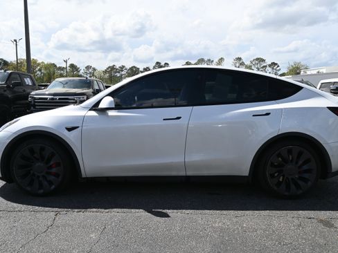 Used 2022 Tesla Model Y Performance image 9