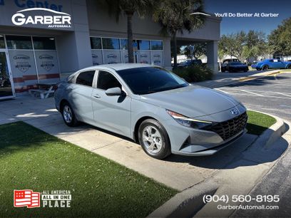 Used 2023 Hyundai Elantra SE