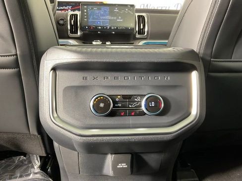 New 2026 Ford Expedition Platinum image 18