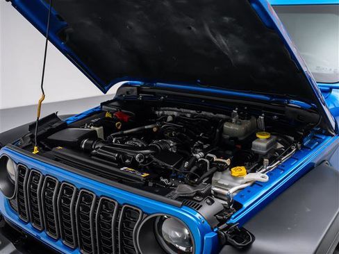 Used 2024 Jeep Wrangler Unlimited Rubicon AWD/4WD image 12