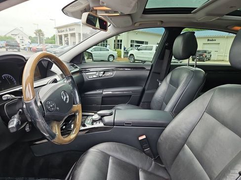 Used 2011 Mercedes-Benz S 550 image 23