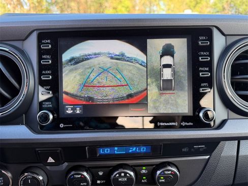 Used 2023 Toyota Tacoma TRD Off-Road w/ Advanced Technology Package image 32