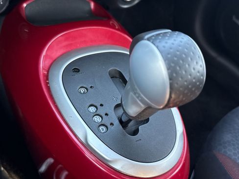 Used 2013 Nissan Juke SV image 22