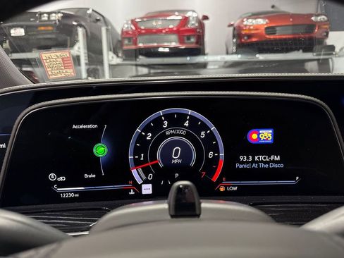 Used 2023 Cadillac Escalade ESV V image 94