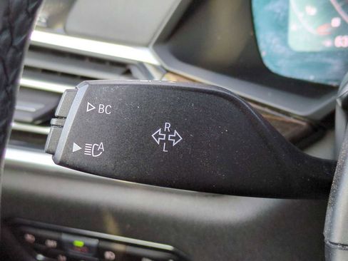 Used 2020 BMW X7 M50i w/ Dynamic Handling Package image 29